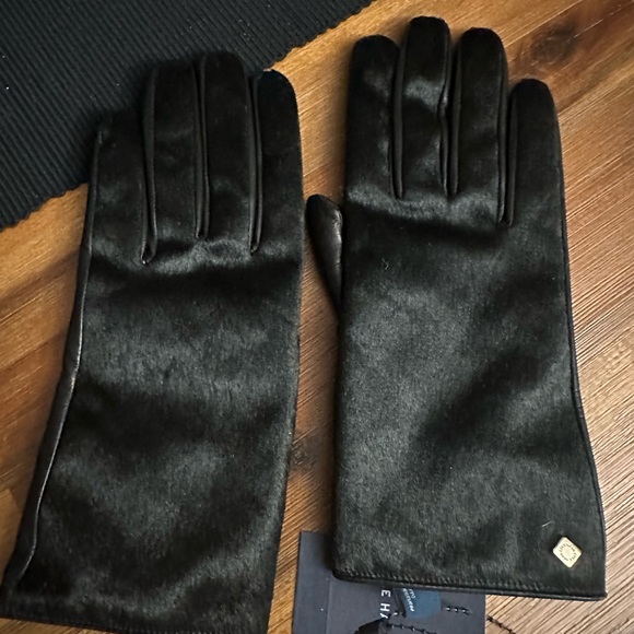 Woman’s Cole Haan hair calf/lamb skin black gloves. Wool and cashmere lined - Picture 1 of 5